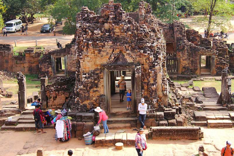 The Amazing Face, Ancient University, Jungle of Temple & Holy Clay - 4 Day Tour